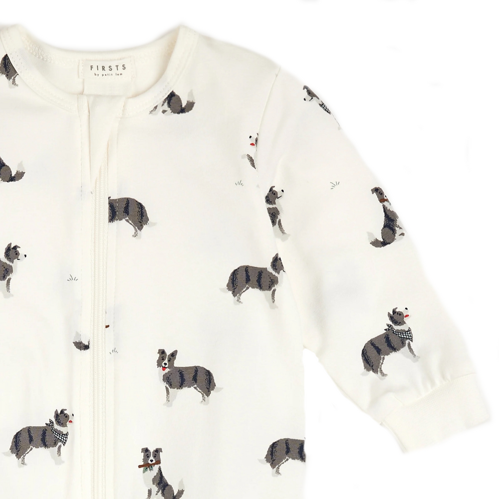 Australian Shepherd Print on Off-White Sleeper